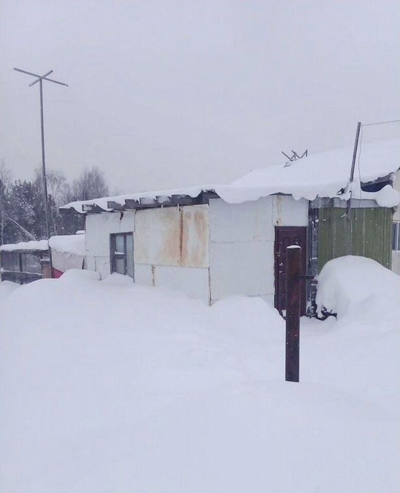 Продается участок с вагончиком в СТ Рябинушка.
Участок отсыпан, не огорожен, электроэнергия подключена.
Помогу с оформлением вагончика - жилым домом, что в последствии позволит прописываться.